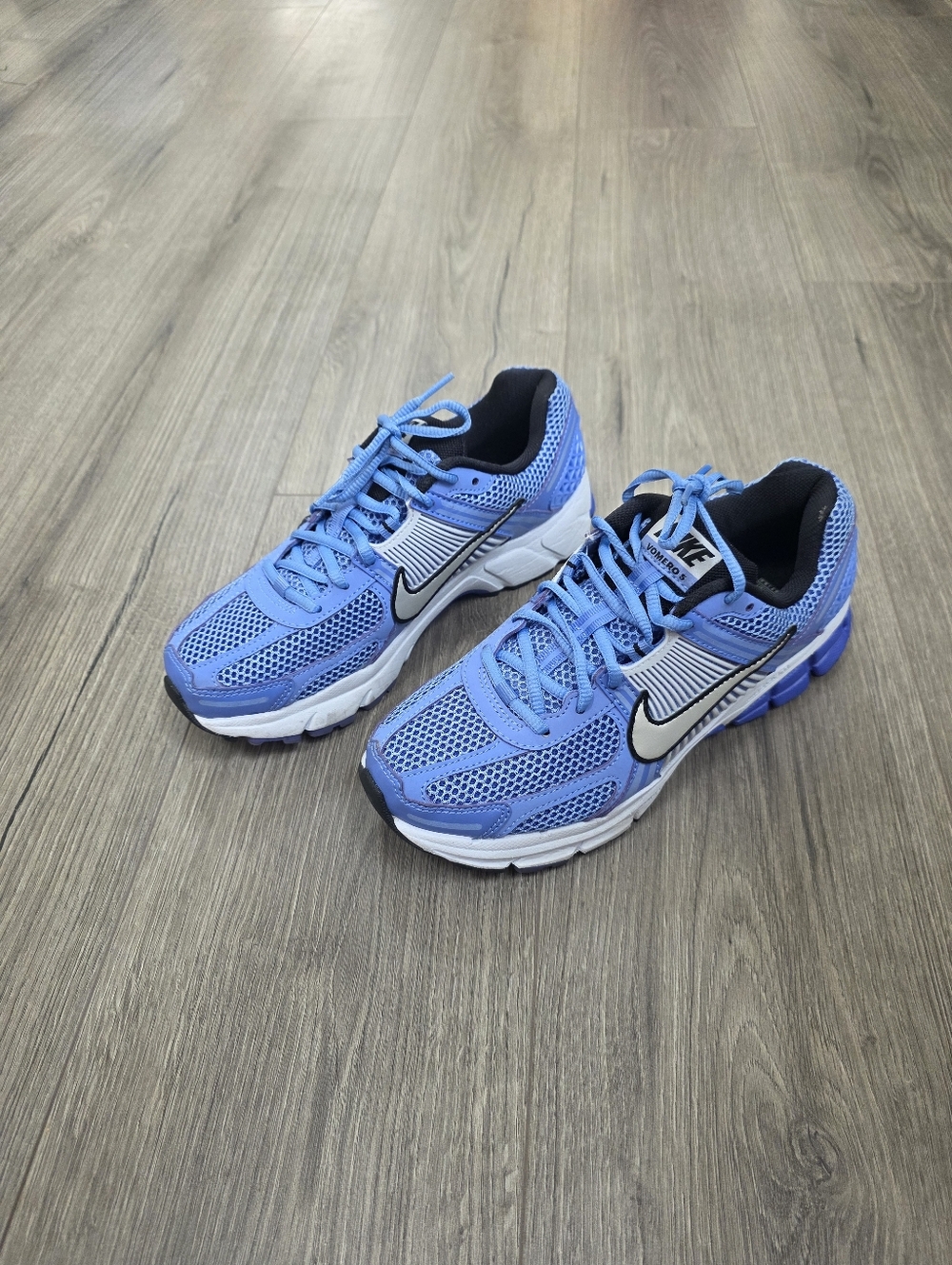 Nike Vomero 5 Royal Pulse Running Shoes Womens Size 9 - Picture 3 of 5
